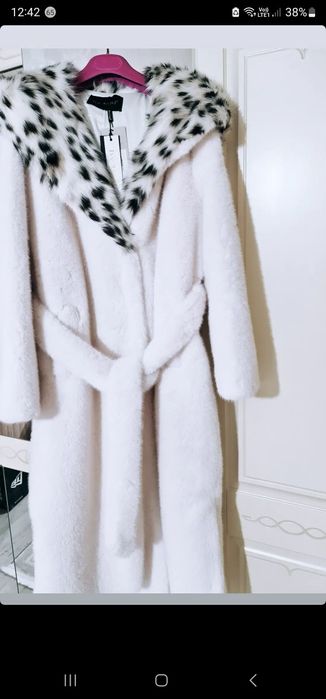 Продам шубу белую, длинную.