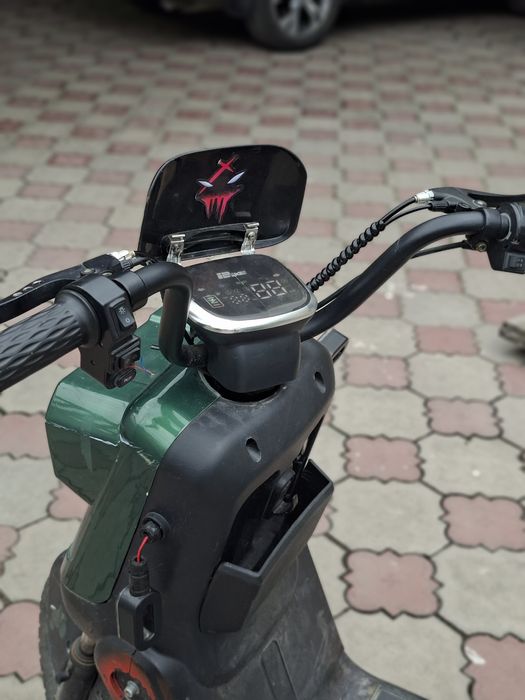 Продам электроскутер Танк 108