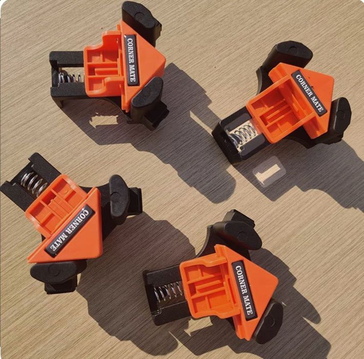 Зажим мебельный уголок