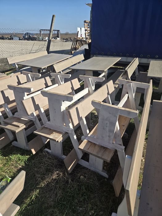 Дървени баварски маси с пейки