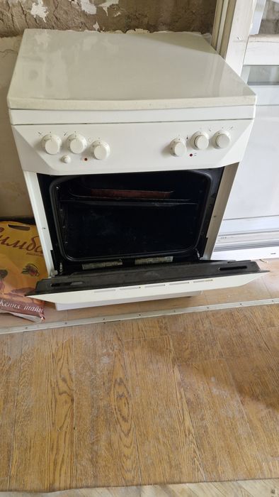 Газ плита и вытяжка