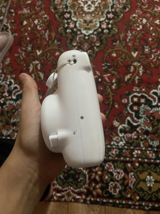 Продаю instax mini 11 белый