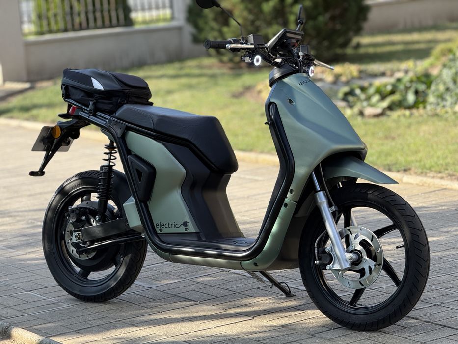 Scuter electric (bicicleta electrica) nou 2024, doar 200 km! IMPECABIL