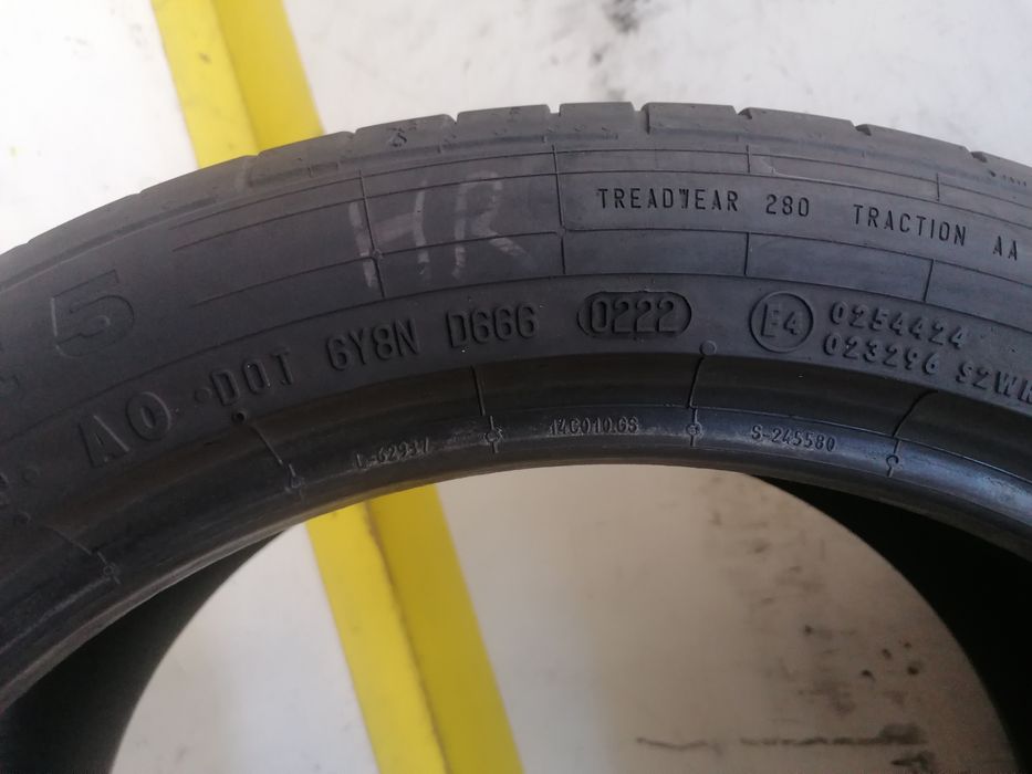 245/40/18  4*Continental vara 98y  dot 0222. 5,,24mm