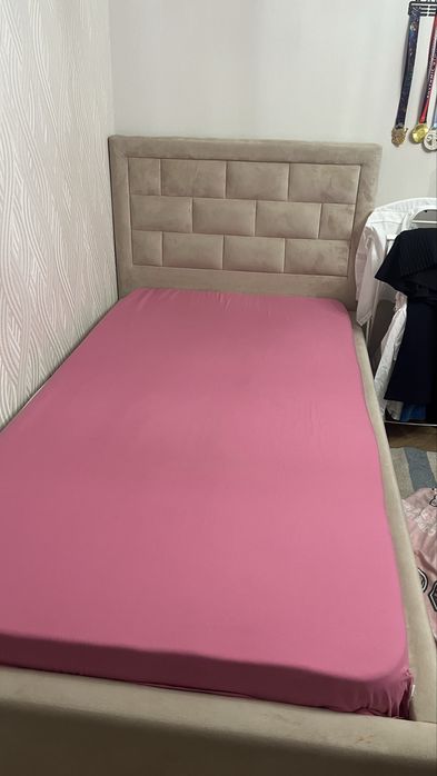 Продам кровать односпальную