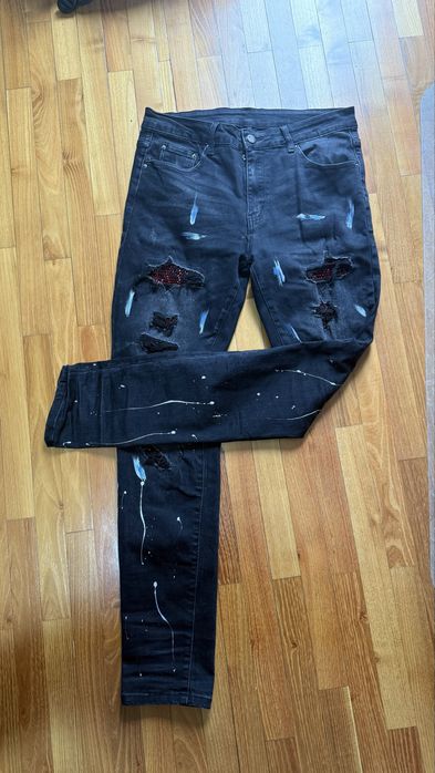 Blugi negri cu pietre