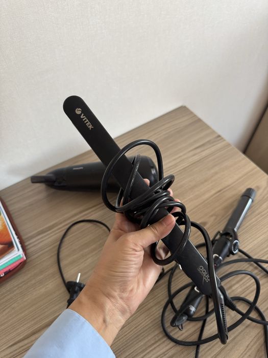 Фен, утюжок для волос и плойка