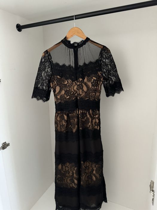 Платье черного цвета