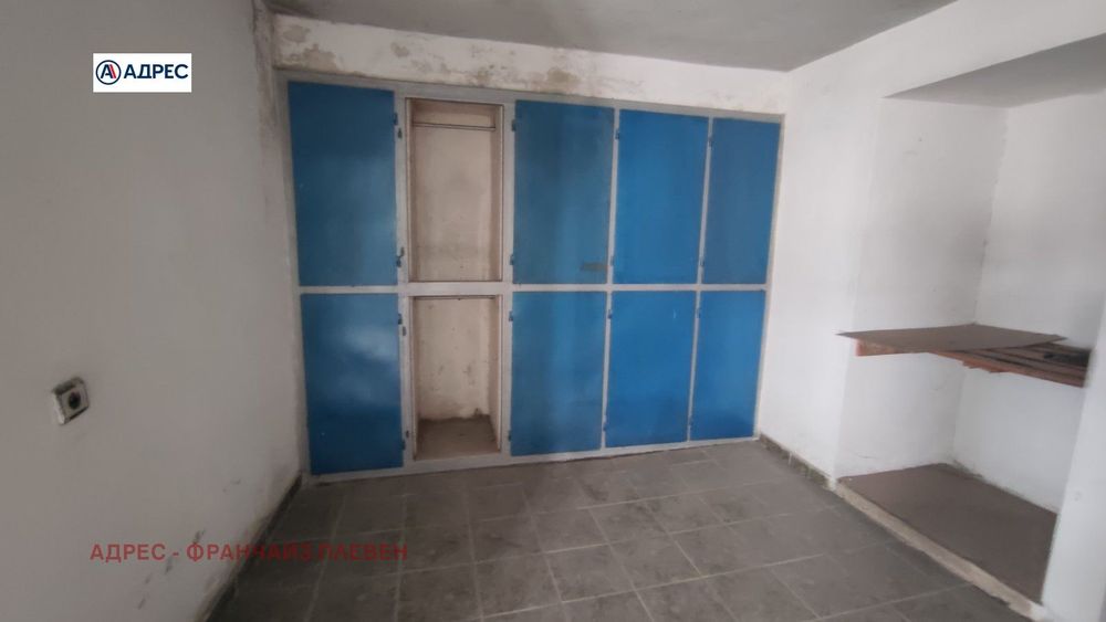 Склад в Плевен-Индустриална зона площ 1400 цена 500000