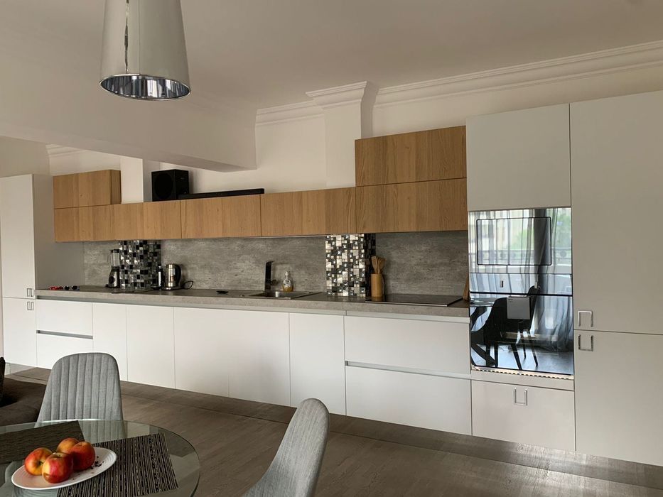 Дава се под наем Тристаен апартамент в к.к. Златни пясъци - 160 кв.м за 299241.99 € - Снимка #2