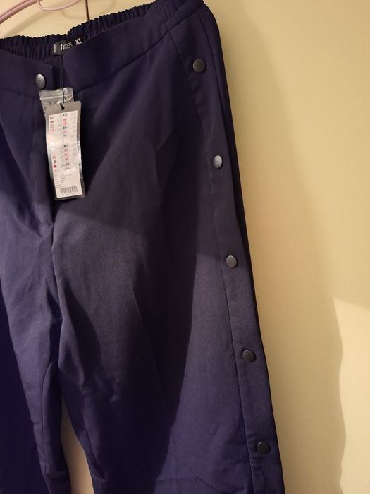 Прав черен панталон