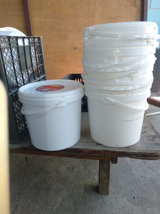 Продам ведёрки с крышкой