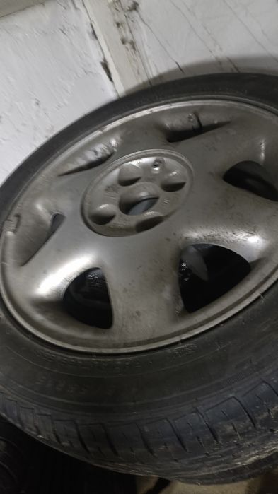 Продам диски с летней резиной.
