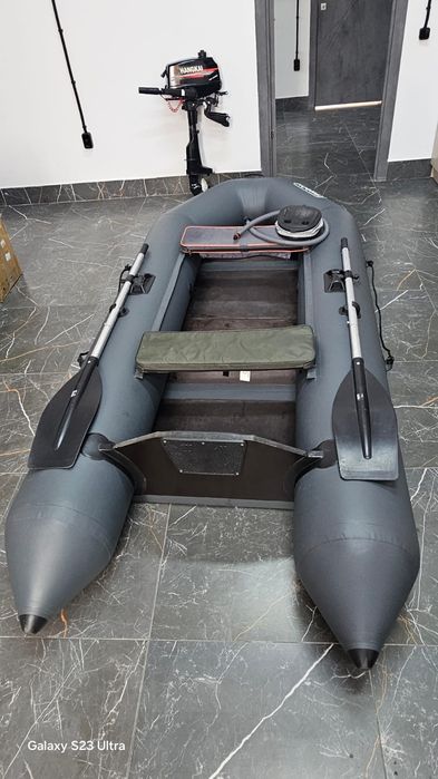 Продам лодку с мотором