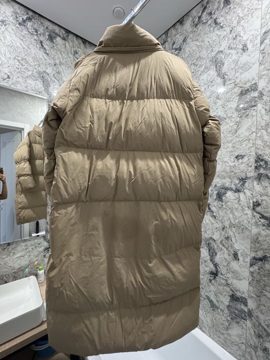 Продам пуховик бедевого цвета