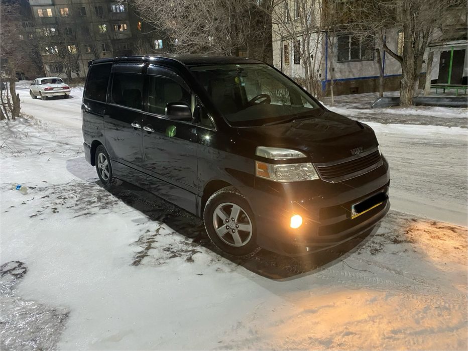 Продам Тойота Вокси