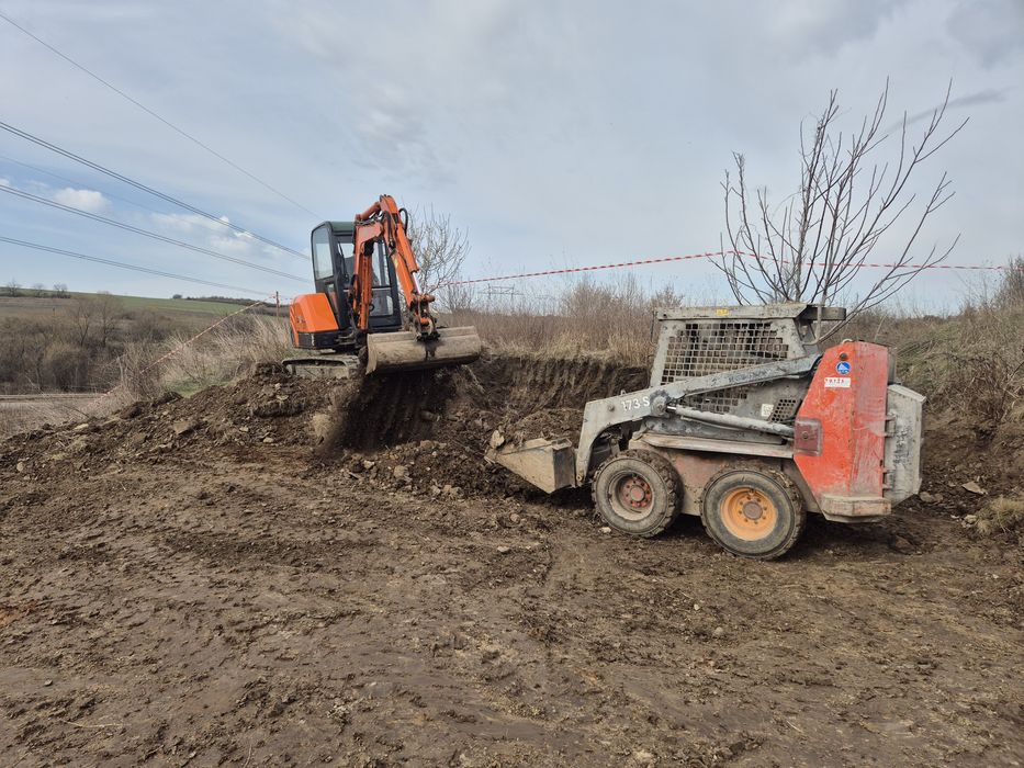 Услуги с мини багер. Хидравличен чук 150 кг,