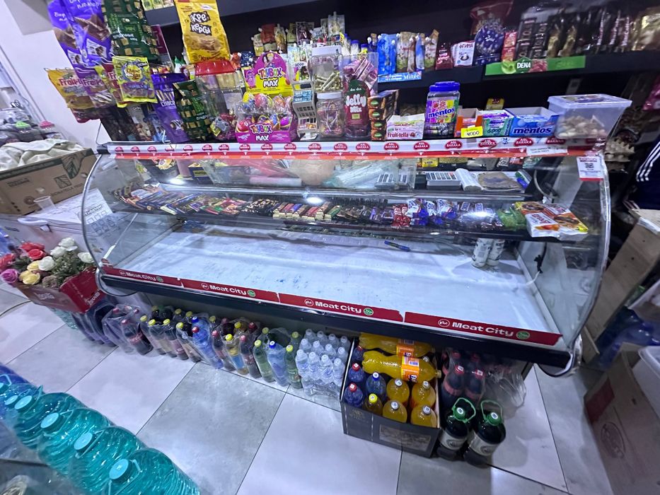 Витриный холадильник