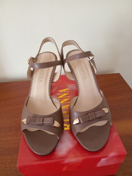 Новые босоножки, размер 39