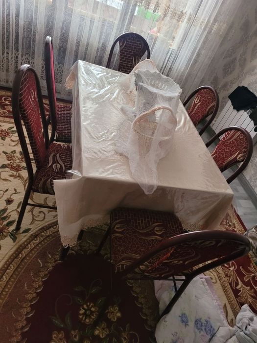 Stol stul xolati yaxshu urtasi ochiladi faqat 2ta stuli