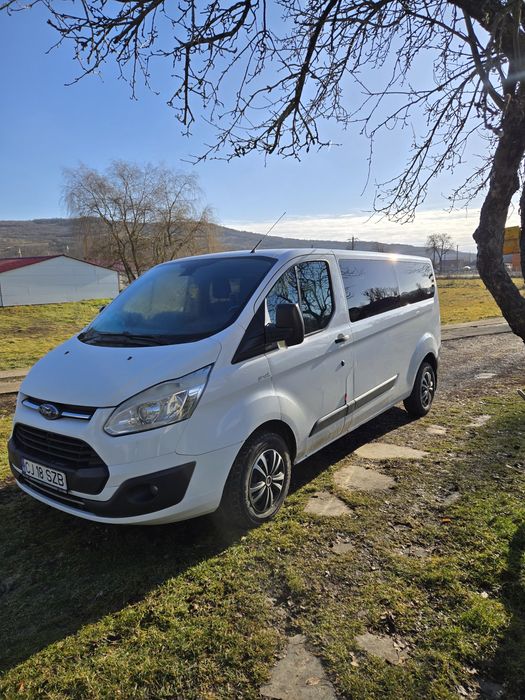Ford transit custom extralung 9 locuri