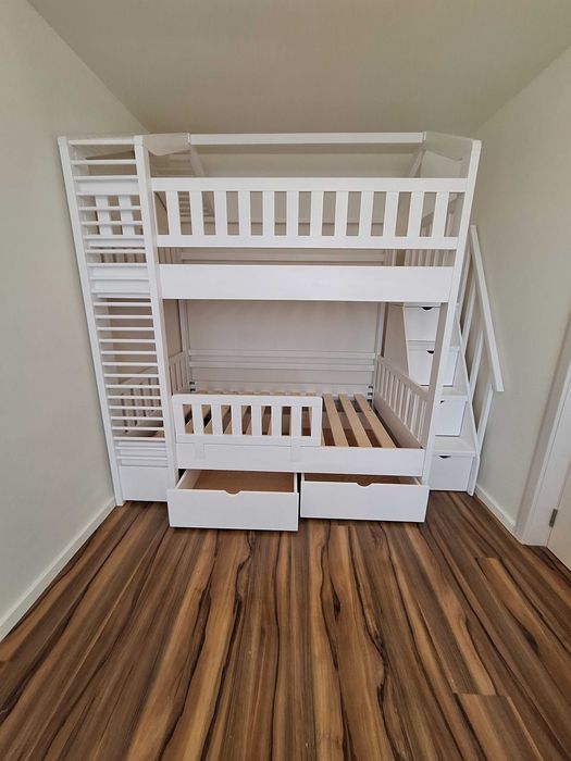 TRANSPORT GRATUIT.Pat etajat din lemn masiv.Cod 4005