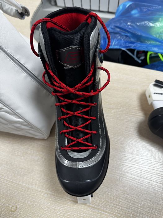 Коньки Bauer Red Ice Expedition