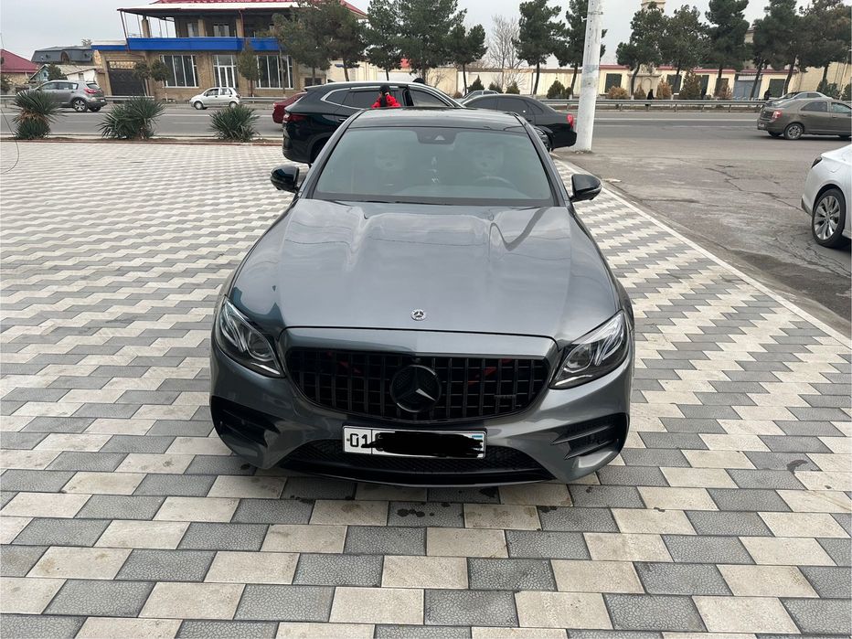 Продается оригинальный Mersedes benz E53 AMG