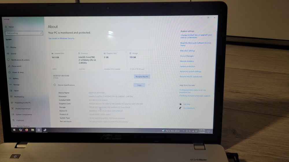 Laptop Asus X750J i7 4700HQ / 16 GB / 128 SSD / GeForce GT 740M - 17.3