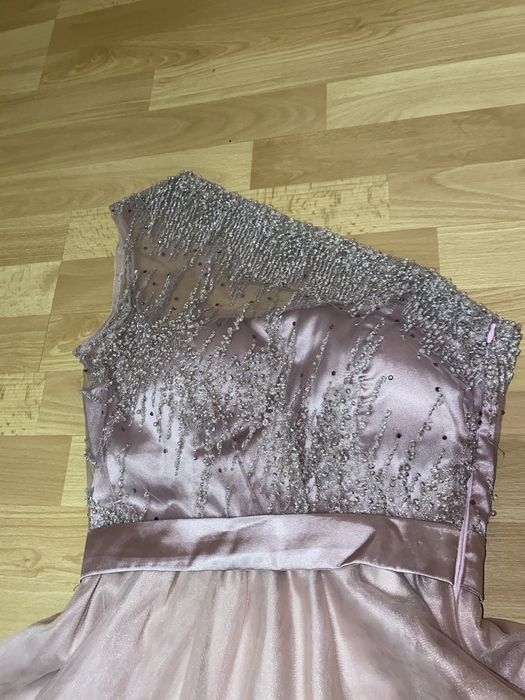 Продавам рокля