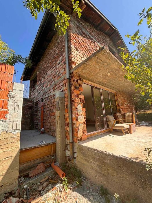 Продава КЪЩА    област София, с. Понор