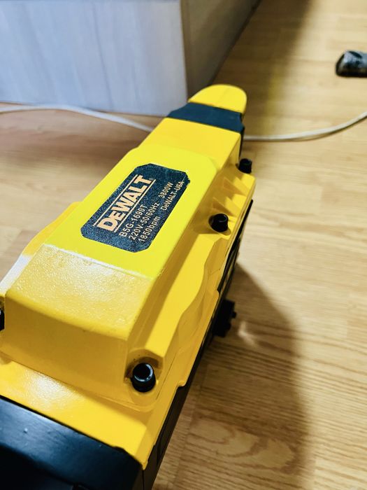 Ciocan demolator dewalt b5g 1690t 3800w 1850bpm USA