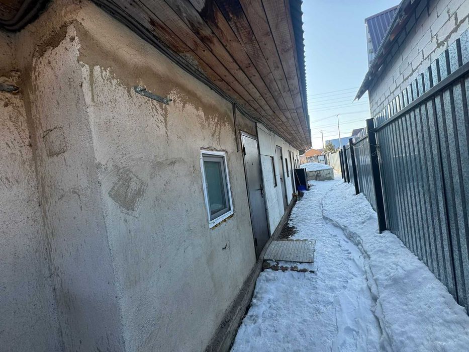 Дом с земельным учатском