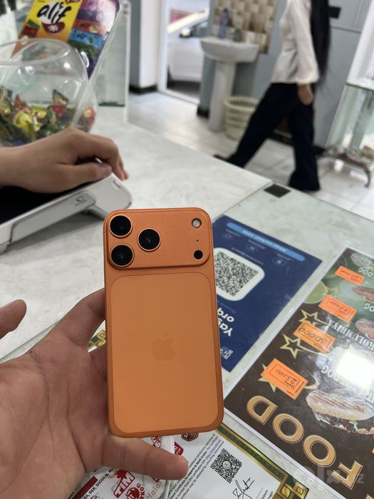 Iphone 11 sotiladi 17 korpus fesaidi ishlamaydi
