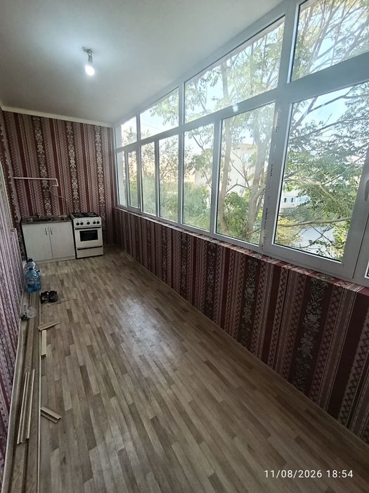 1 xona 2 xona qilingan 3 etaj kvartira sotiladi