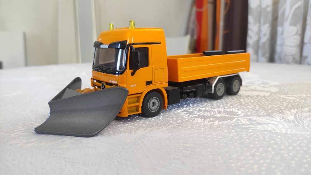 Метални модели 1:50