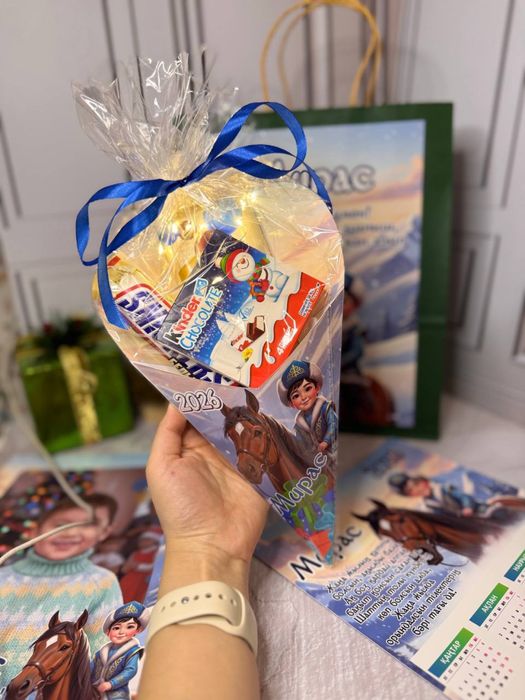 Новогодние подарочные каробки