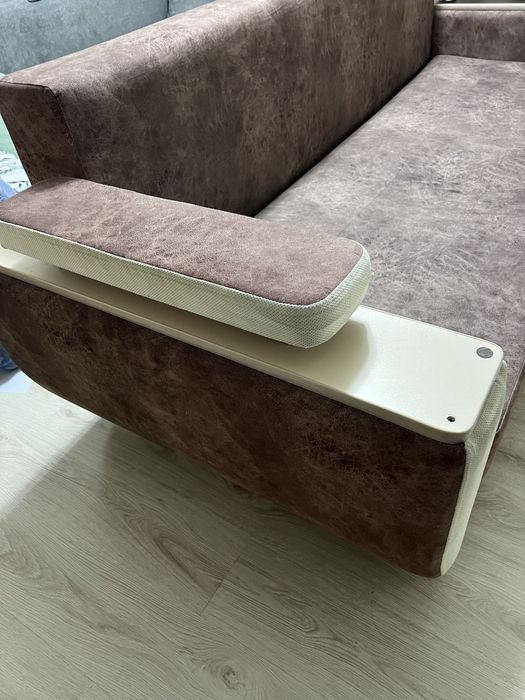 Продам диван в хорошем состоянии