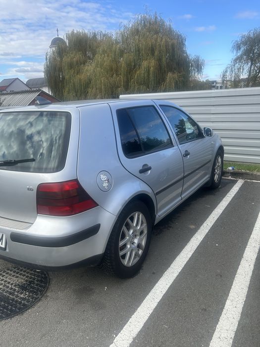 Volkswagen Golf 2000 benzină, 1.900 € — imagine 2