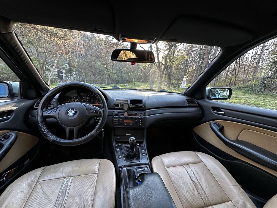 Автомобил BMW 320i
