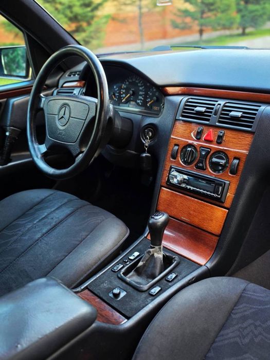 Продам мерседес w210
