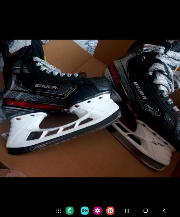 Коньки хоккейные