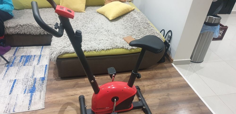 Bicicleta fitness aproape noua