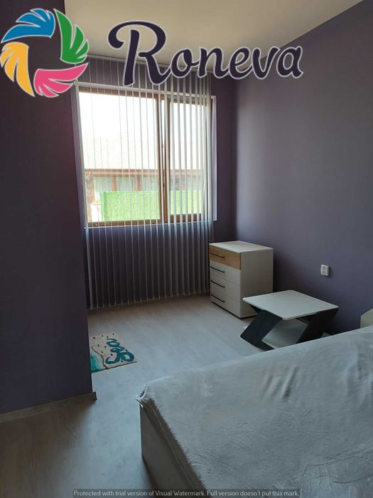 Къща с басейн в самостоятелен двор 405 м2