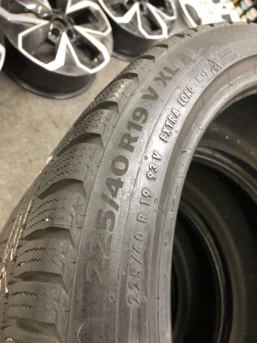 Гуми 225/40/19 Зимни 4 бр Continental Dot 2020