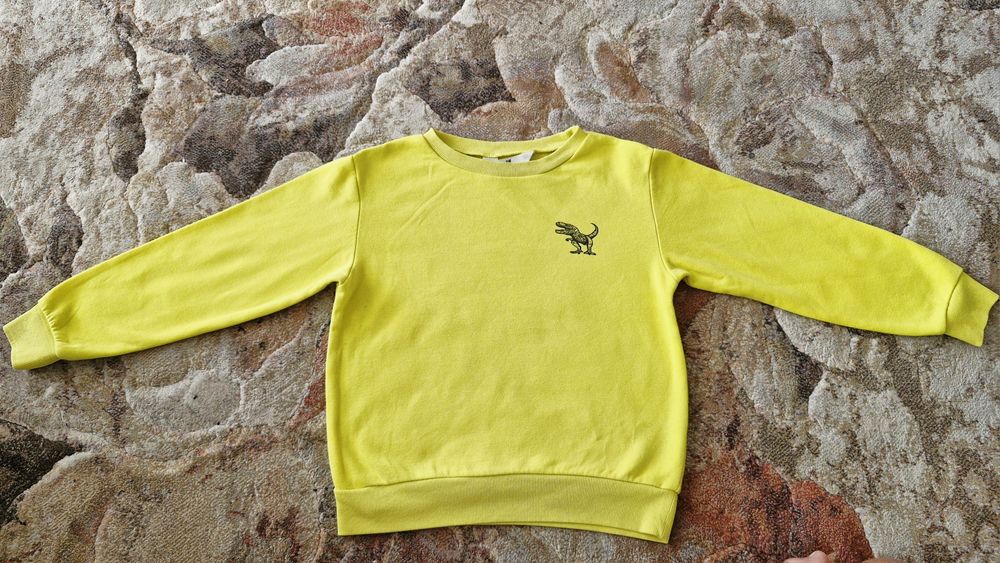 Set 4 bluze si 2 blugi baieti negociabil