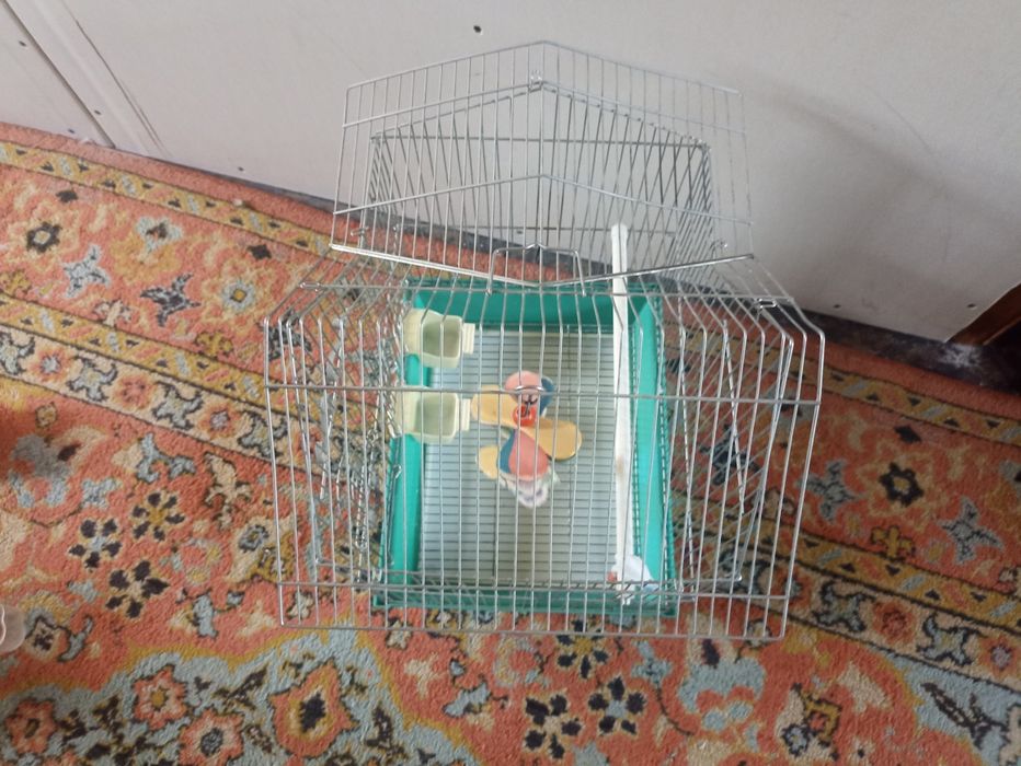 Продам клетку для попугаев