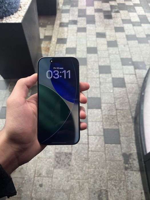 Продам Iphone 17  256gb E-sim