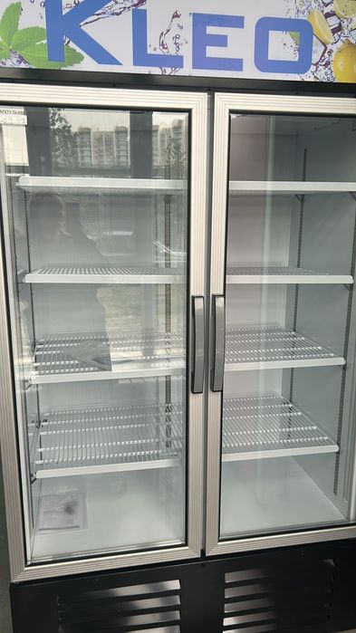 Витринный холодильник Новый