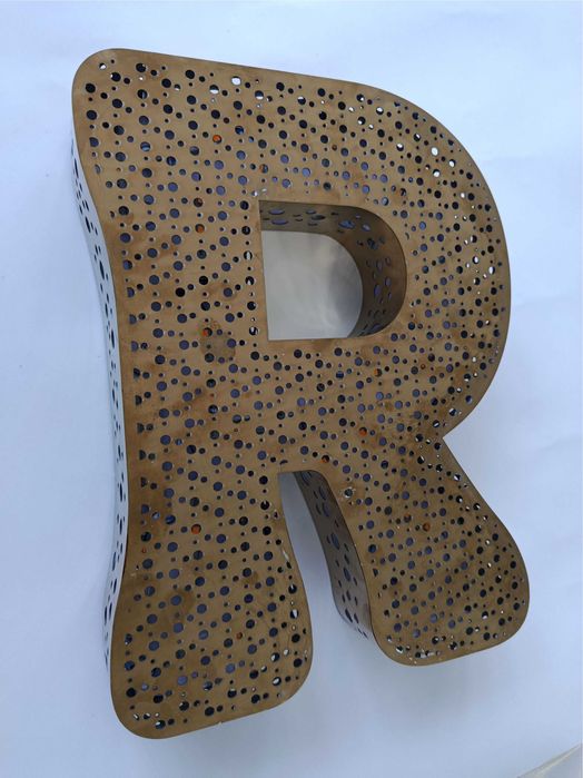 (3d harflar) Tashqi reklama